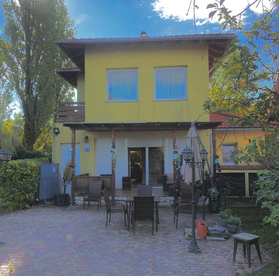 Bella Garden Villa Balatonszarszo Buitenkant foto